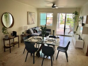 Living and dining area during the day. Light is splendid throughout the day.