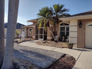 The entry way from the driveway.