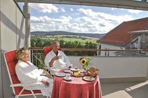 Appartement-Hotel Sibyllenbad (Bad Neualbenreuth)-Balkon