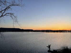 Lake/River view 