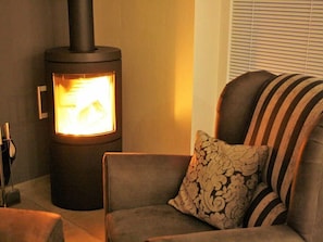 Wohnzimmer mit Kamin