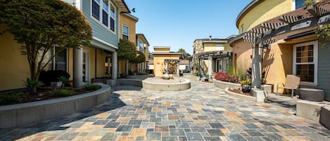 Access walkway into the Avila Beach Retreat