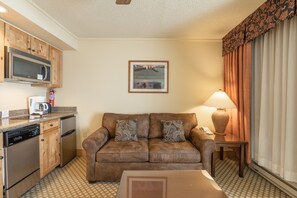 Living Room, Room, Indoors, Furniture, Couch
