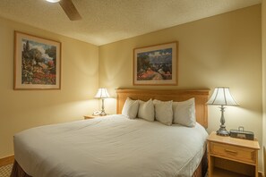Bed, Furniture, Bedroom, Room, Indoors