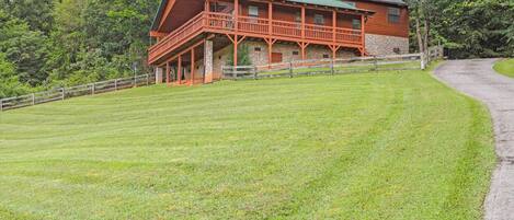 Cabin in Pigeon Forge with a view