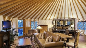 Shenandoah Crossing™ – 1 Bedroom 1 Bath Yurt