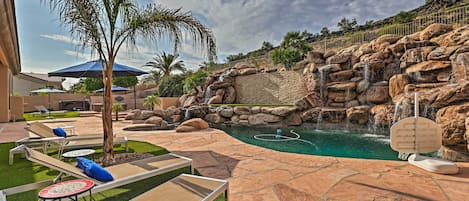 Glendale Vacation Rental | 4BR | 3BA | 3,400 Sq Ft | Step-Free Entry