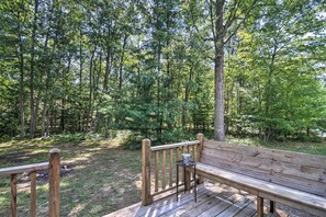 Spacious Yard | Suitable for Children & Elderly | 0.8 Mi to Higgins Lake