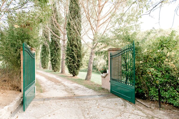 Electric Gate at Villa Louise