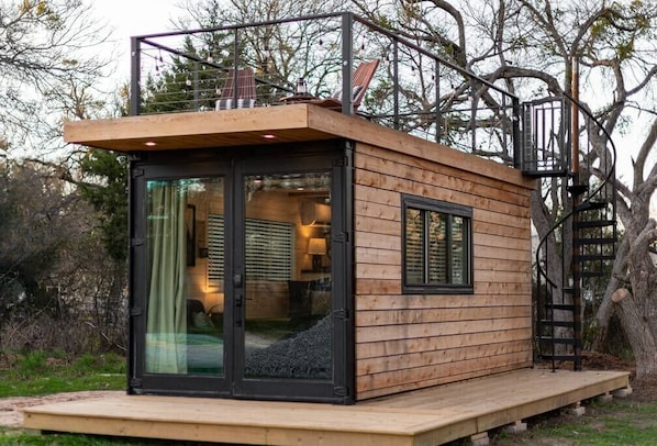 "The Out West" Exterior