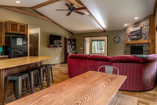 Farmhouse Table seating for 8