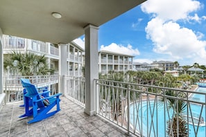 3rd Floor Poolside Condo!