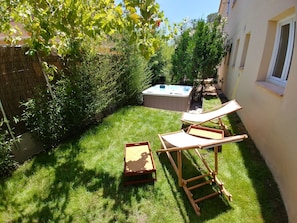 Bain à remous extérieur
