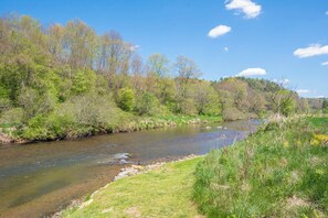Easy New River access for tubing, kayaking, or just dipping your toes in the water...