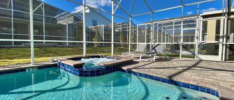 Private pool and Jacuzzi