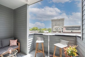 Party Cove Deck