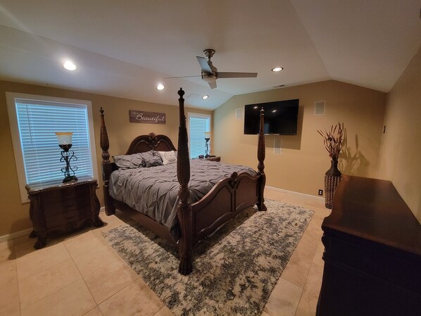 King Bedroom- Basement