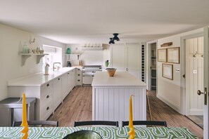 The kitchen with island at Bridlepath Cottage, North Wessex Downs