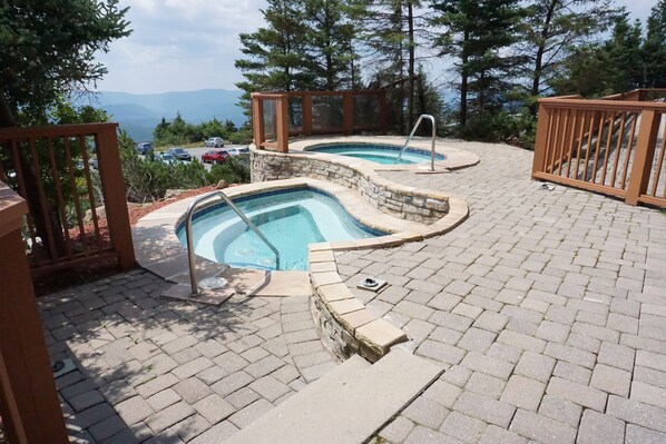 Hot tubs for Rimfire guests only