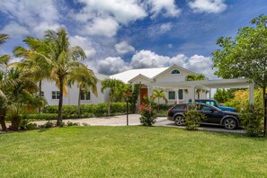 Blue Island Villa