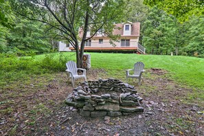 Backyard | Fire Pit | Wood Provided