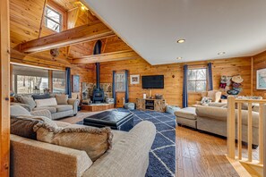 Living Room | Flat-Screen TV | DVD Player | Wood-Burning Stove