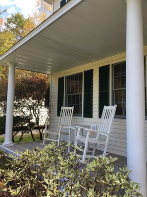 Front porch/ veranda