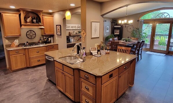 Kitchen and casual dining