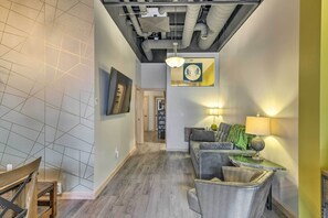 Living Area | Smart TV | Free WiFi