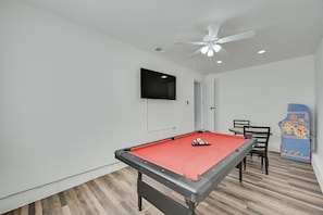 Fun attached Game Room. Free Ms. Pacman, Pool Table, TV & Darts.