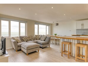 GranvilleMarinaCourt 1 1