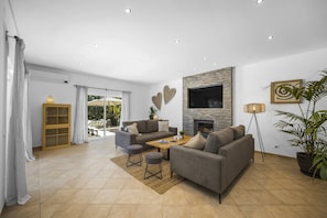 Villa Falesia Blue image