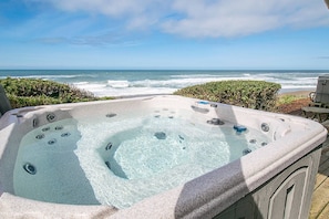 There was a great view of the ocean with easy access to the beach, a hot tub that was clean and perfectly temp controlled.  -Daniel