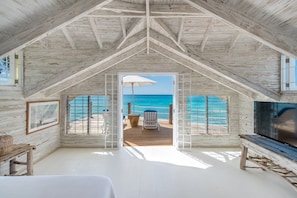 Sunset Reach - Master bedroom