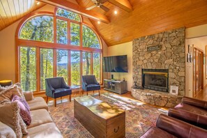Welcome to Hillside Hideaway!