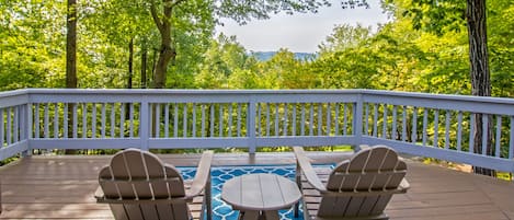 Spend relaxing mornings and evenings on the expansive deck