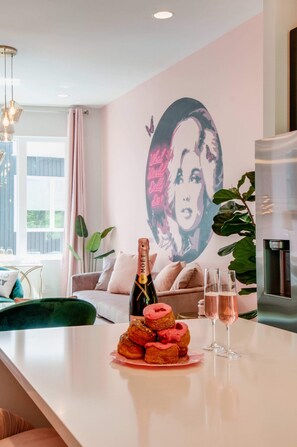 Experience this chic Nashville oasis with stylish decor and a lively vibe, perfect for sipping bubbly and enjoying sweet treats. Ideal for large groups celebrating milestones or bachelorette parties, this luxury rental combines cozy spaces with unique flair for your Music City getaway!