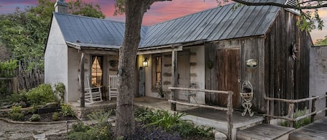 Welcome to The Wildflower Cottage!