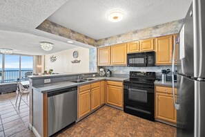 You may enjoy the ocean view even while cooking dinner.