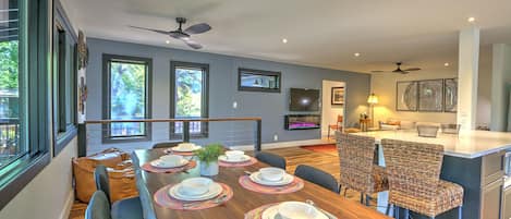 Dining area in open kitchen & living space