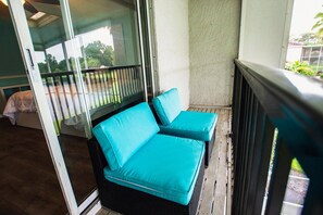 Private Master balcony with seating!