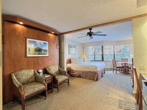 King Bed w/ additional King Murphy Bed (Sleeps 4)
Listed with @BookTraverse