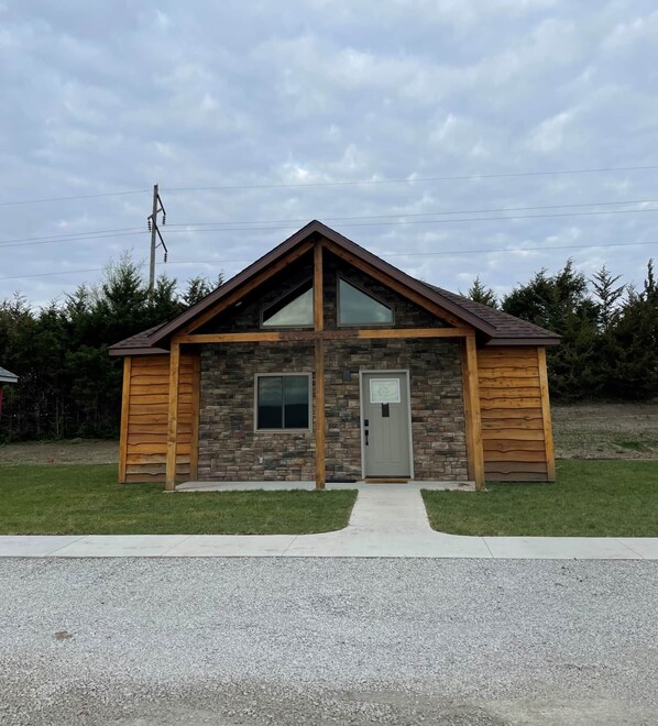 The Lodge (1)