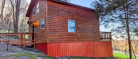 The "Fishcamp" Cabin