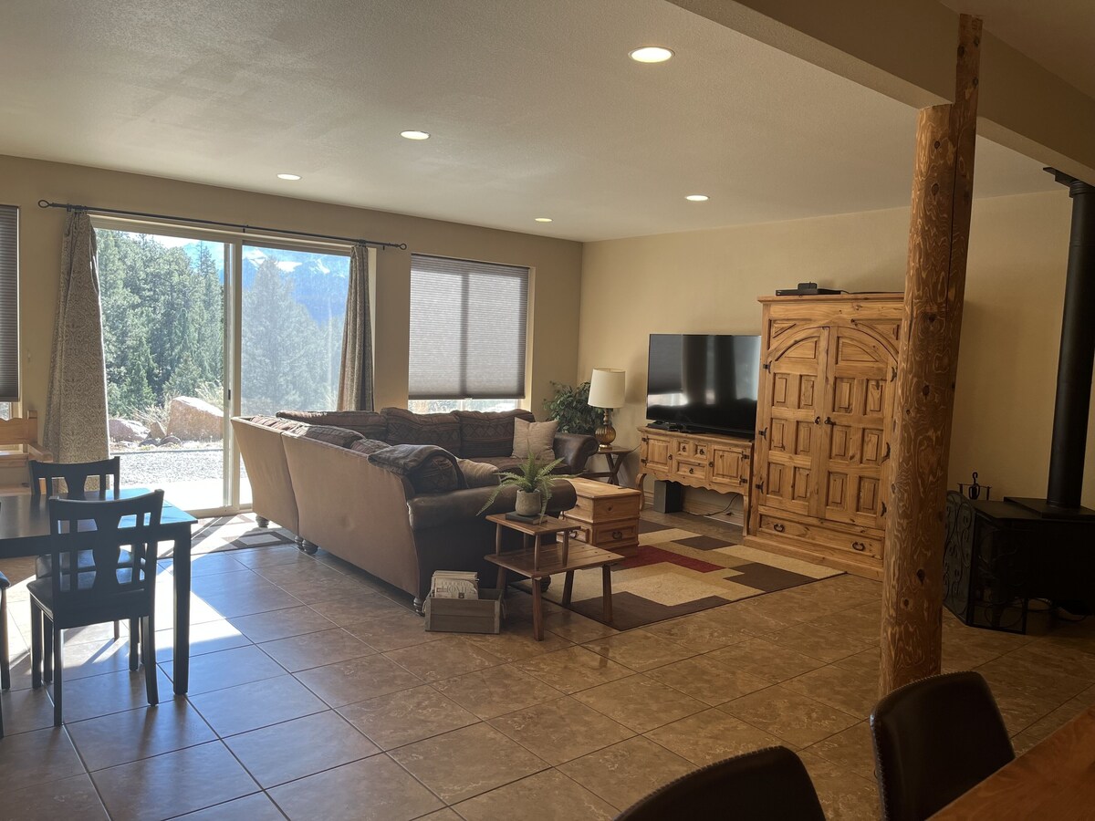 Ground level of beautiful mountain home with views of Pikes Peak!