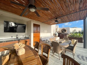 Outdoor dining