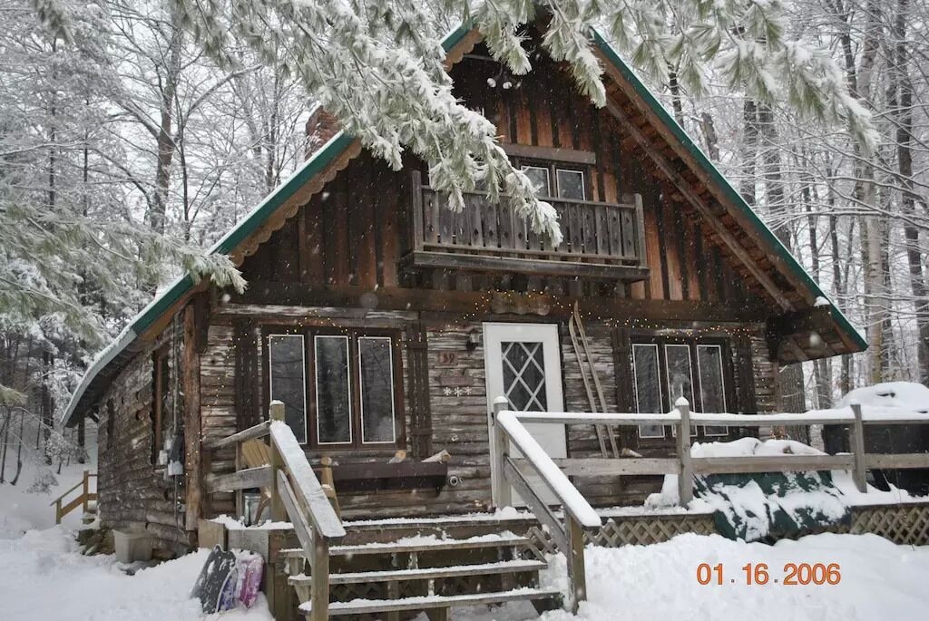 A North Conway vacation rental on a snowy day