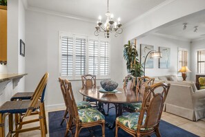 Dining Area - Seating for Four