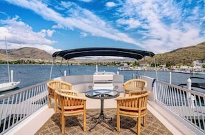 A stationary houseboat; check out our Instagram page @thestillwaterchelan