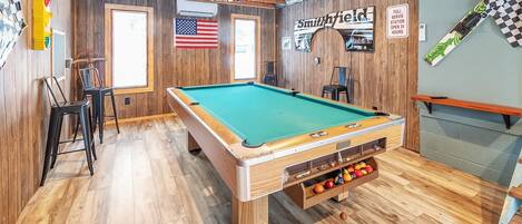 Total Man Cave! Come have fun on Professional pool table and dart board!